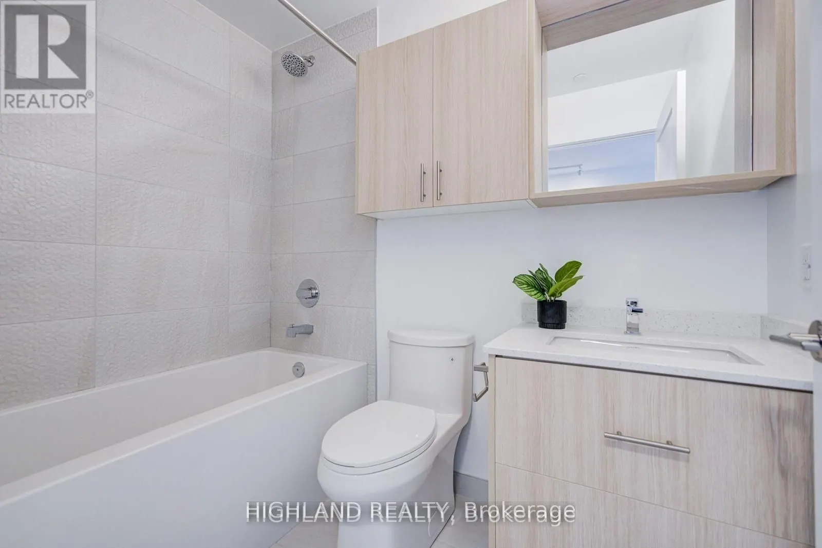 5081 Hurontario Street #3103