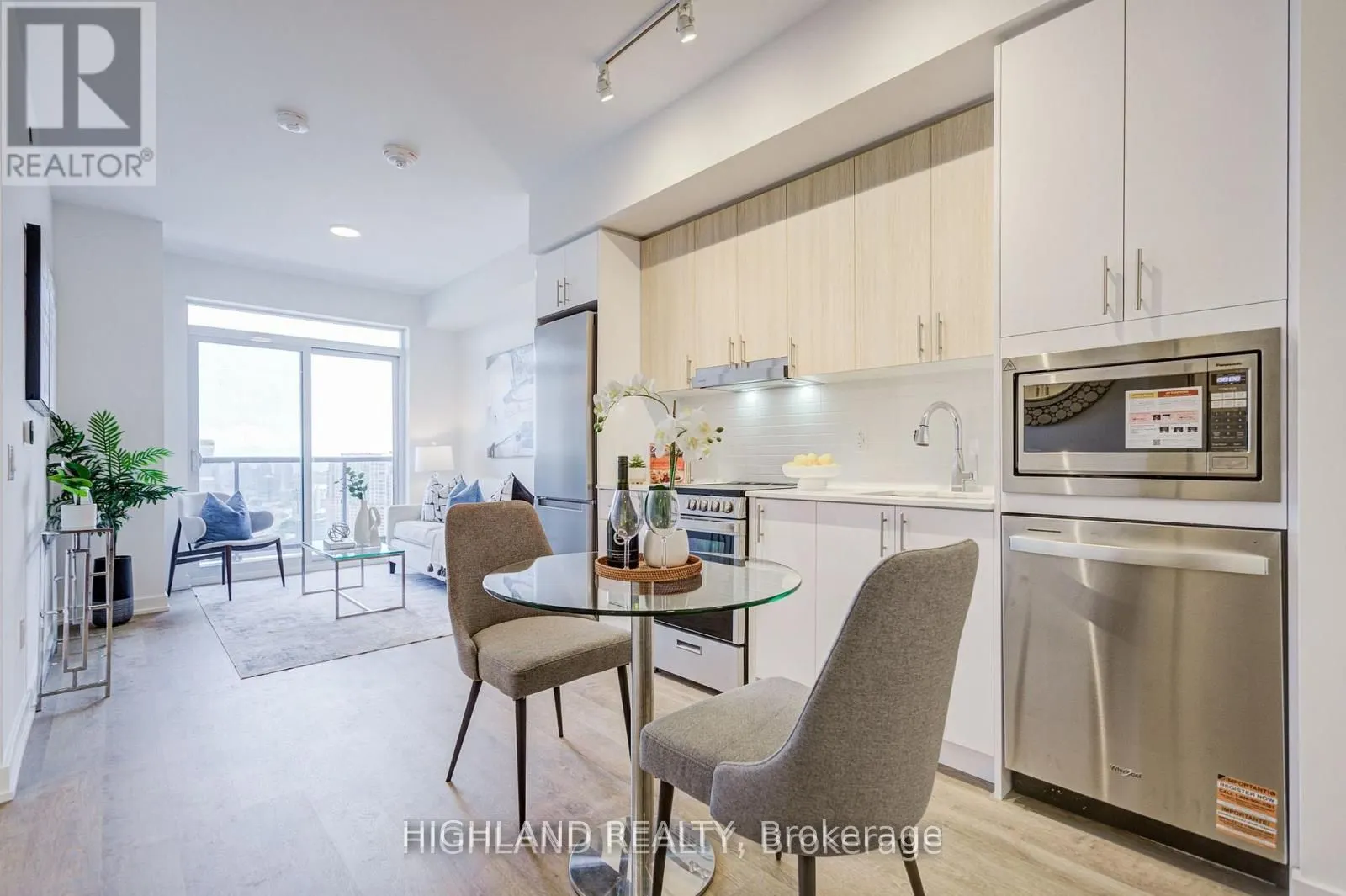 5081 Hurontario Street #3103
