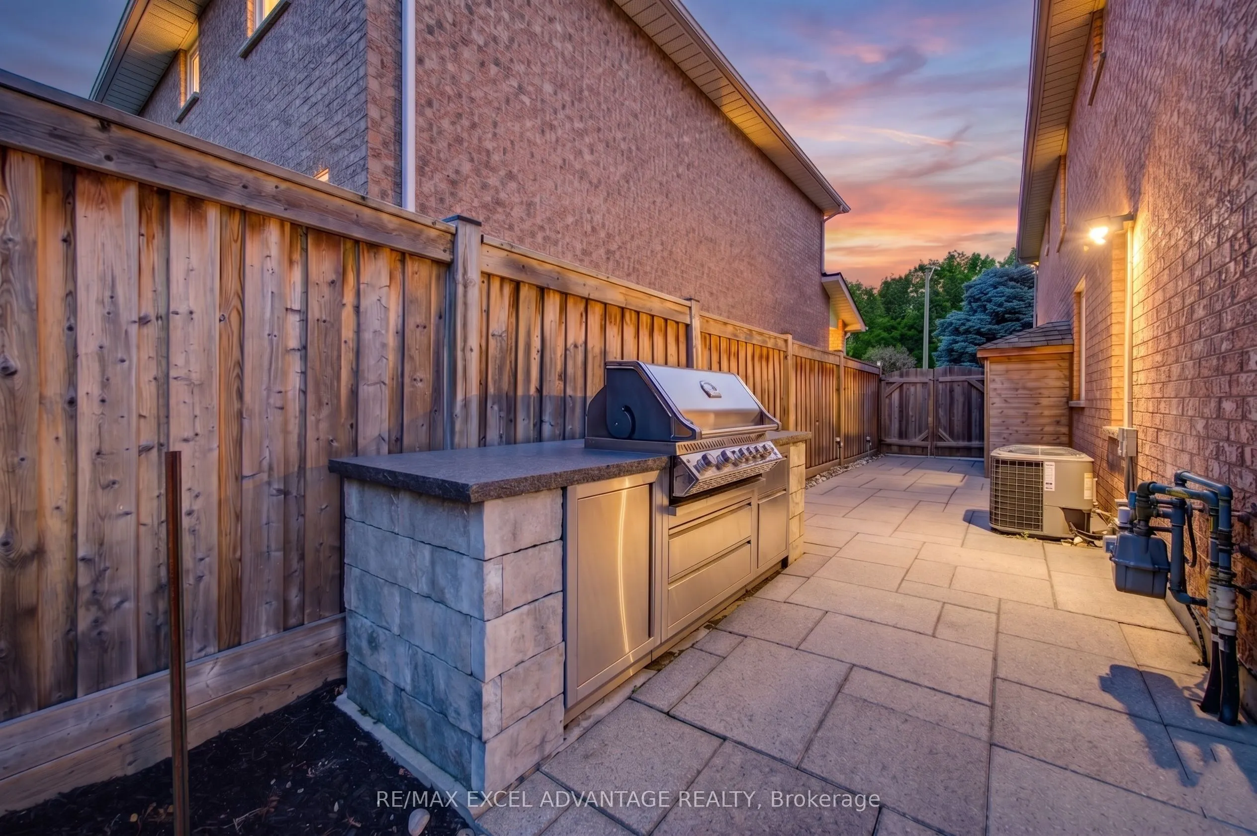5470 Middleport Crescent