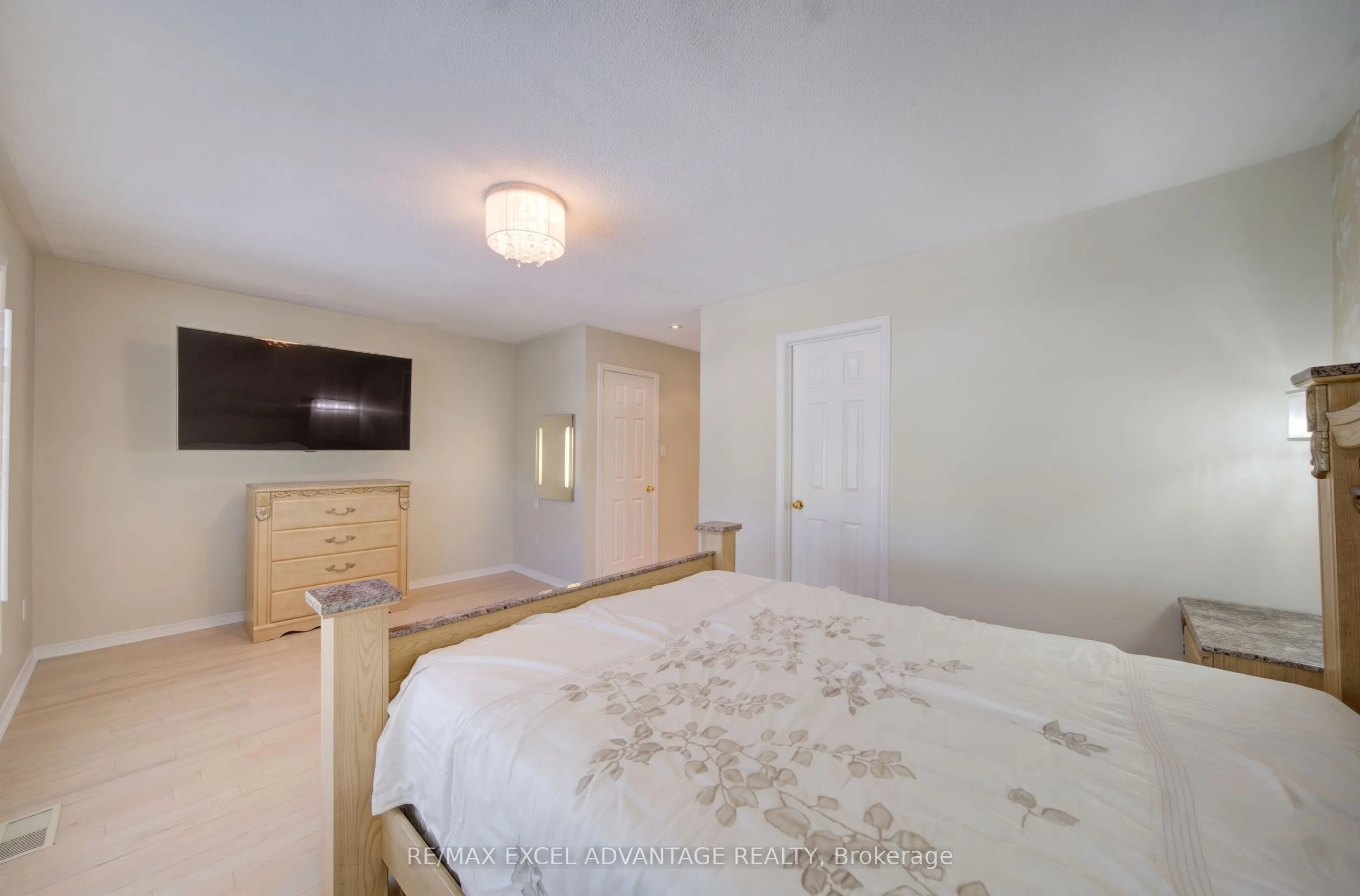 5470 Middleport Crescent