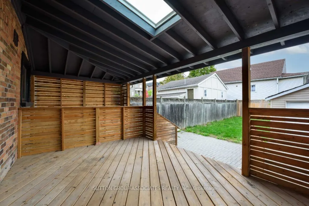 71 Kersdale Avenue