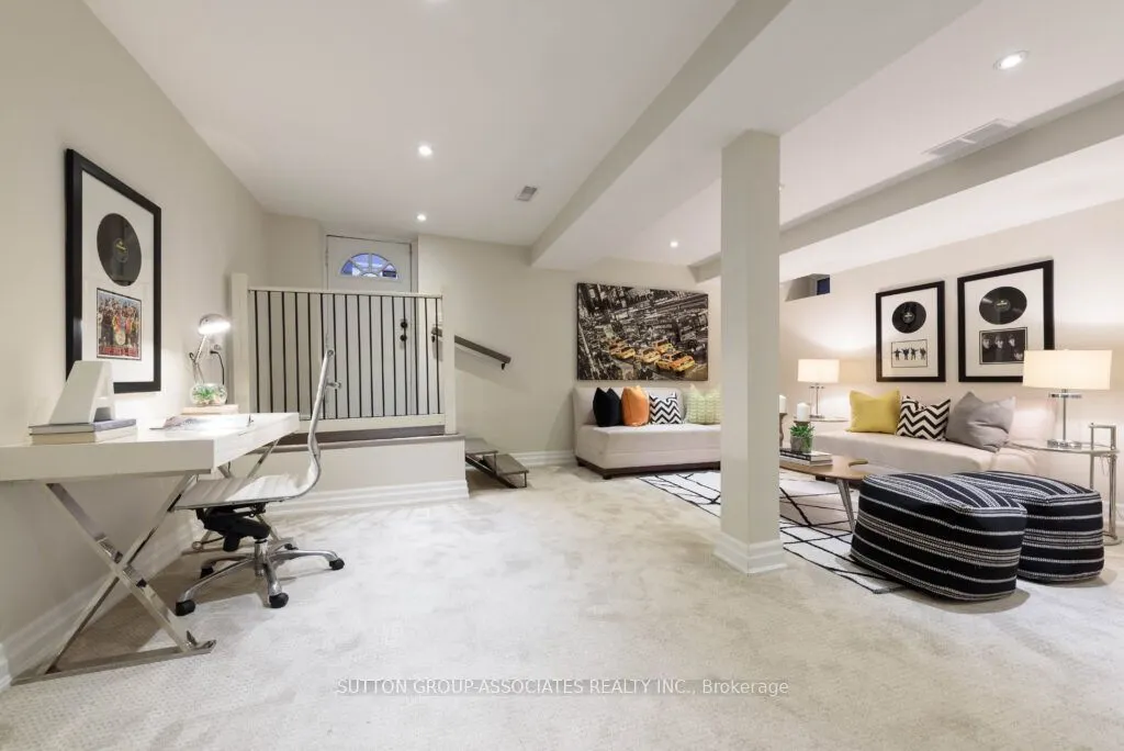 71 Kersdale Avenue