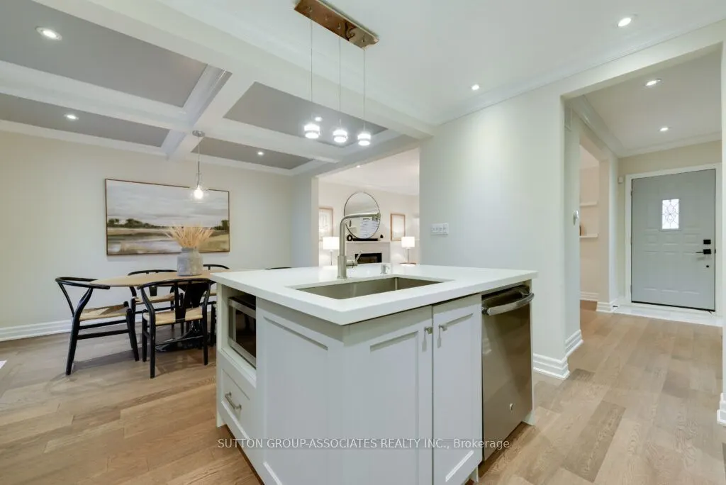 71 Kersdale Avenue