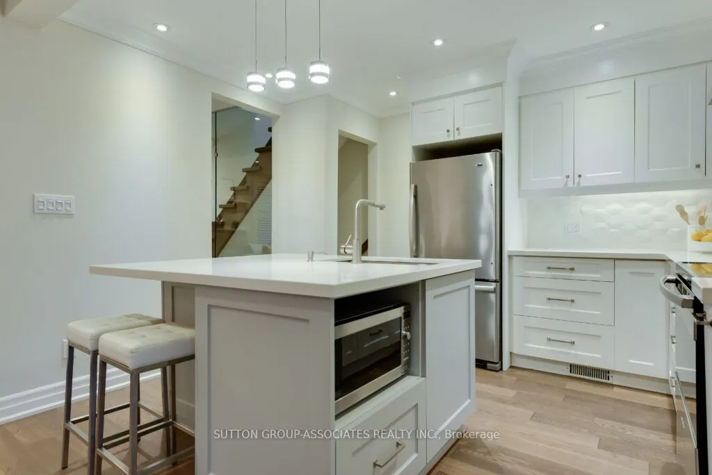 71 Kersdale Avenue