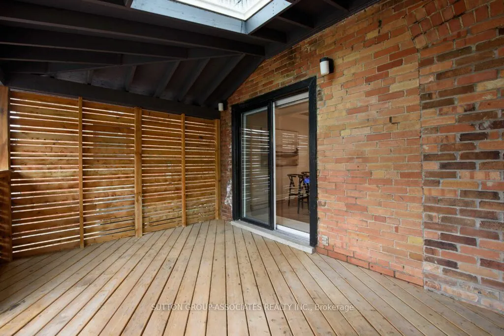 71 Kersdale Avenue