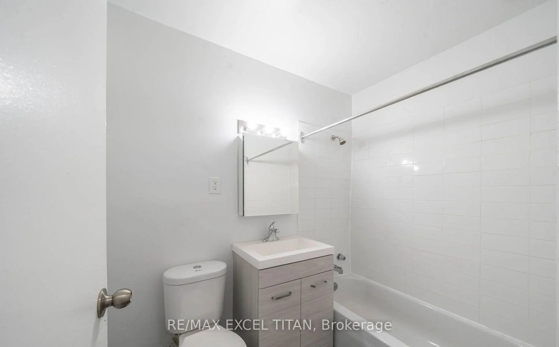 2505 Eglinton Avenue W #G4