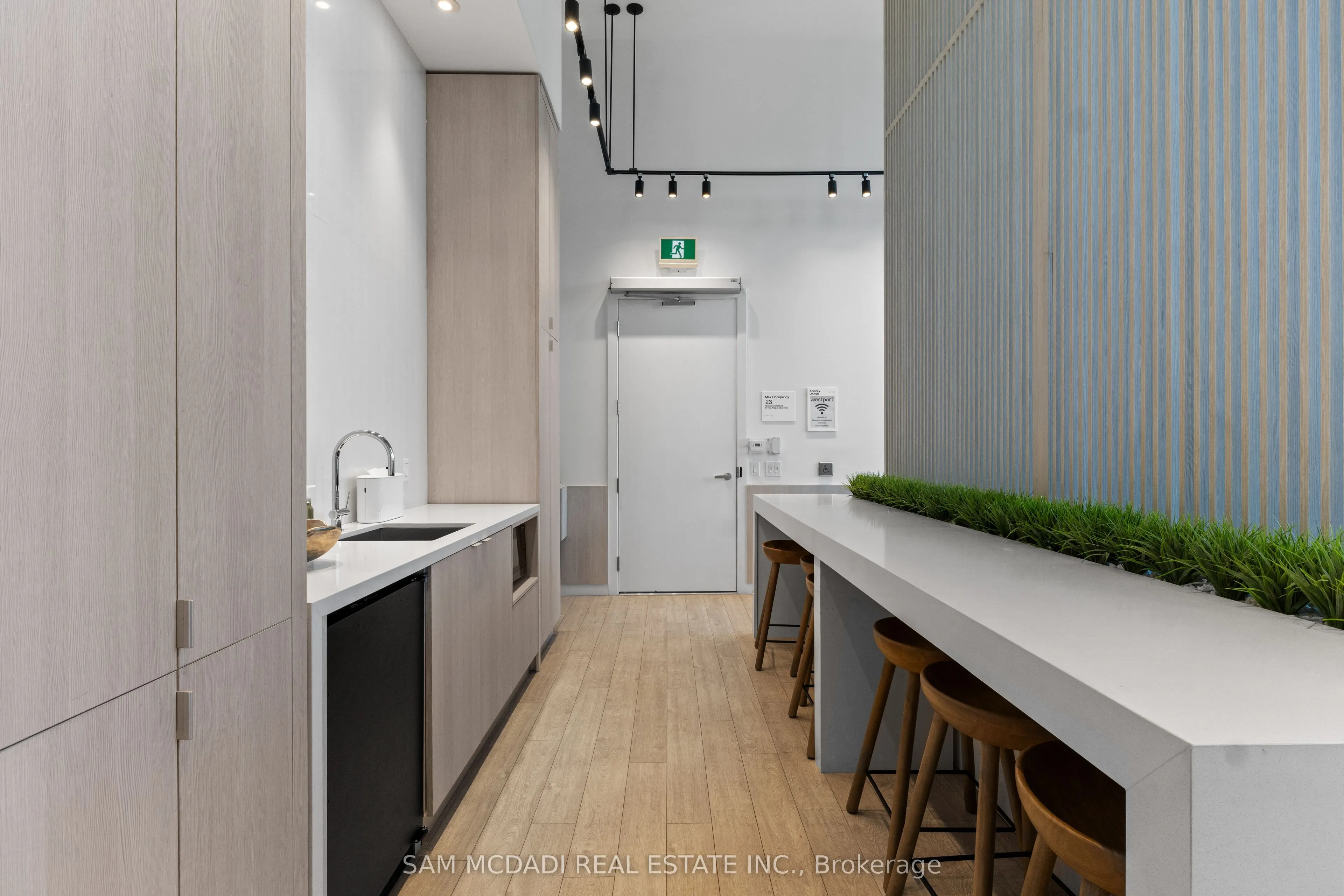 28 Ann Street #1304
