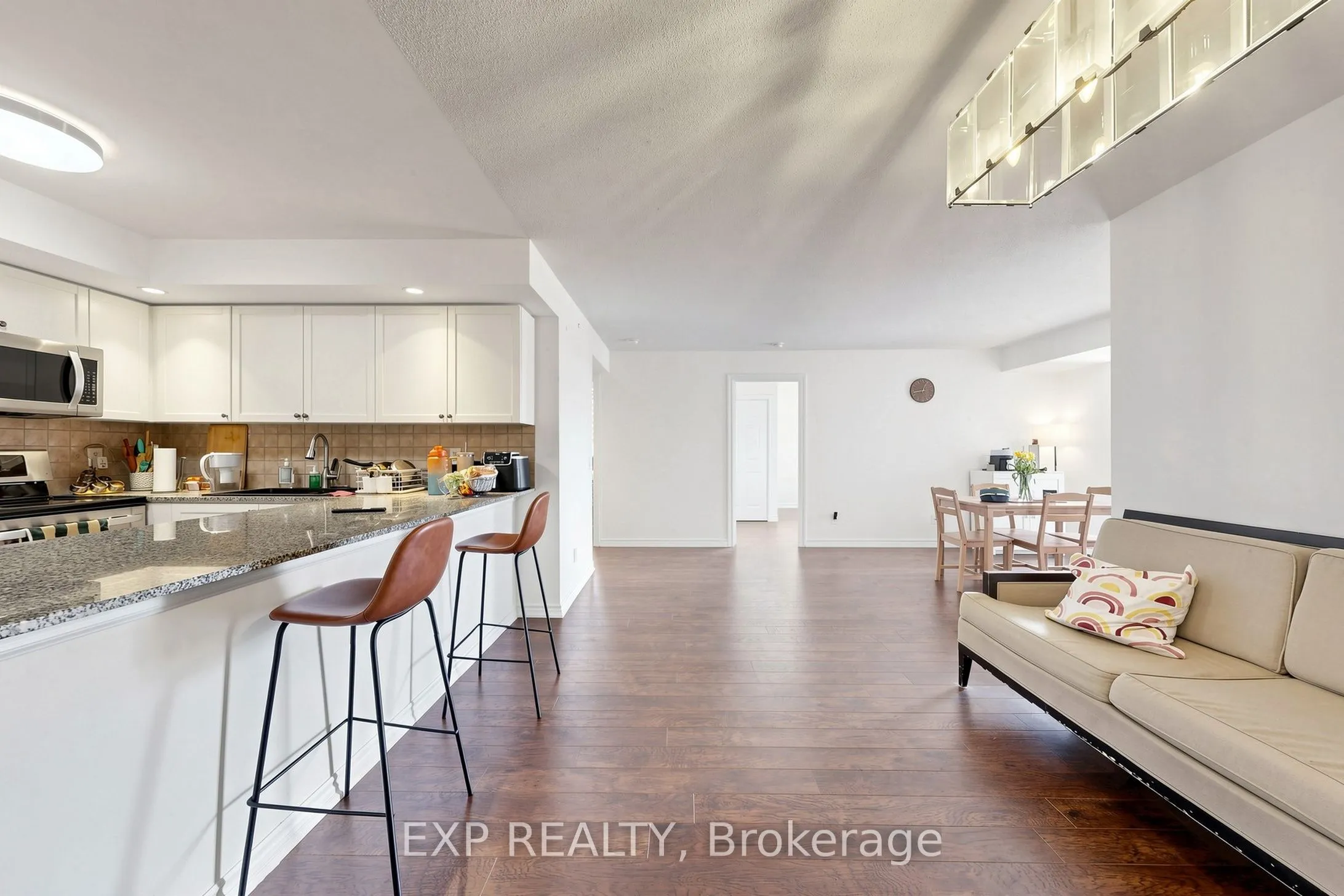5233 Dundas Street W ##1428
