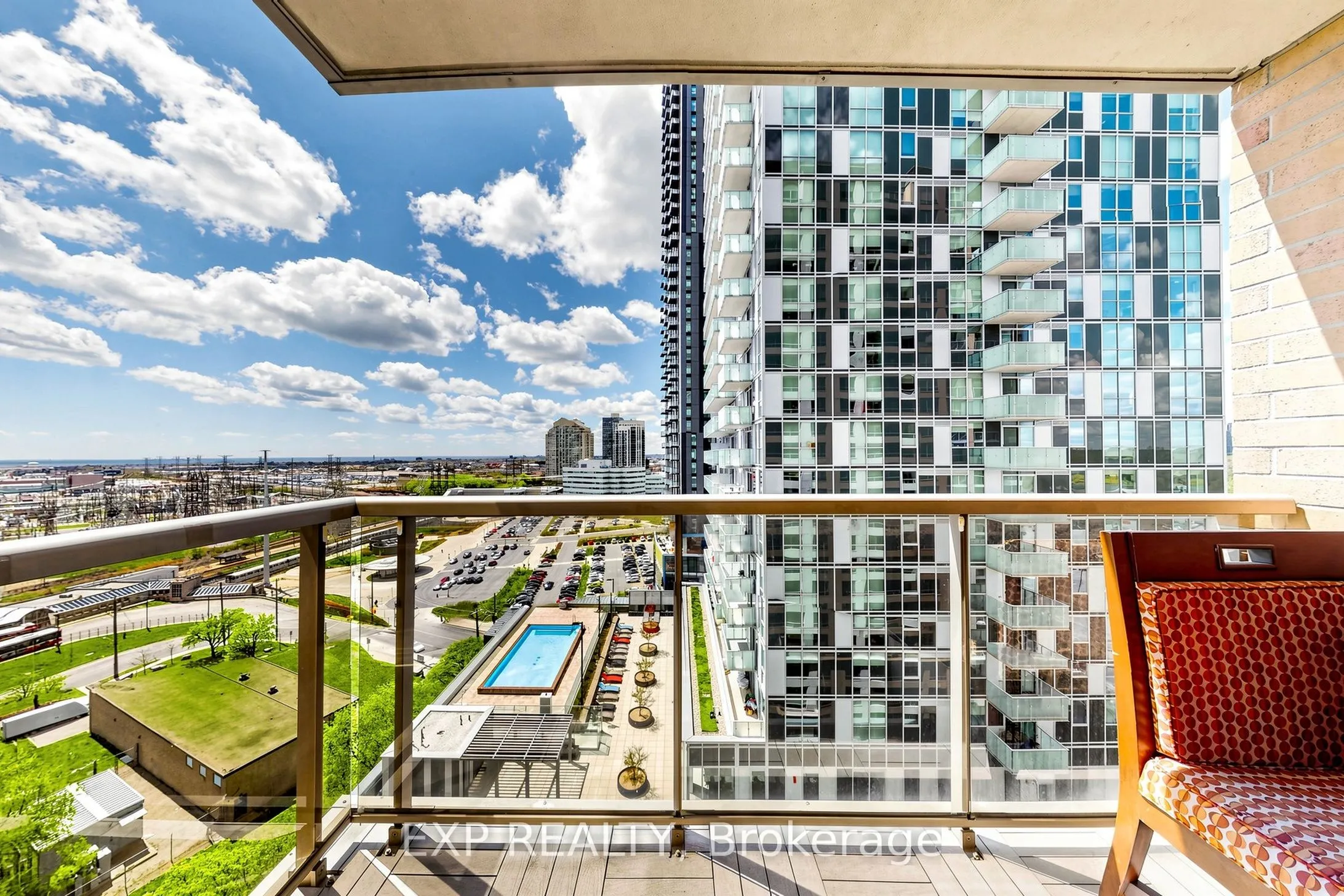 5233 Dundas Street W ##1428
