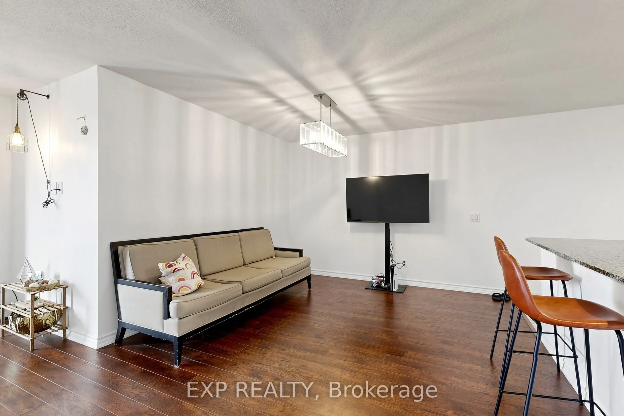 5233 Dundas Street W ##1428