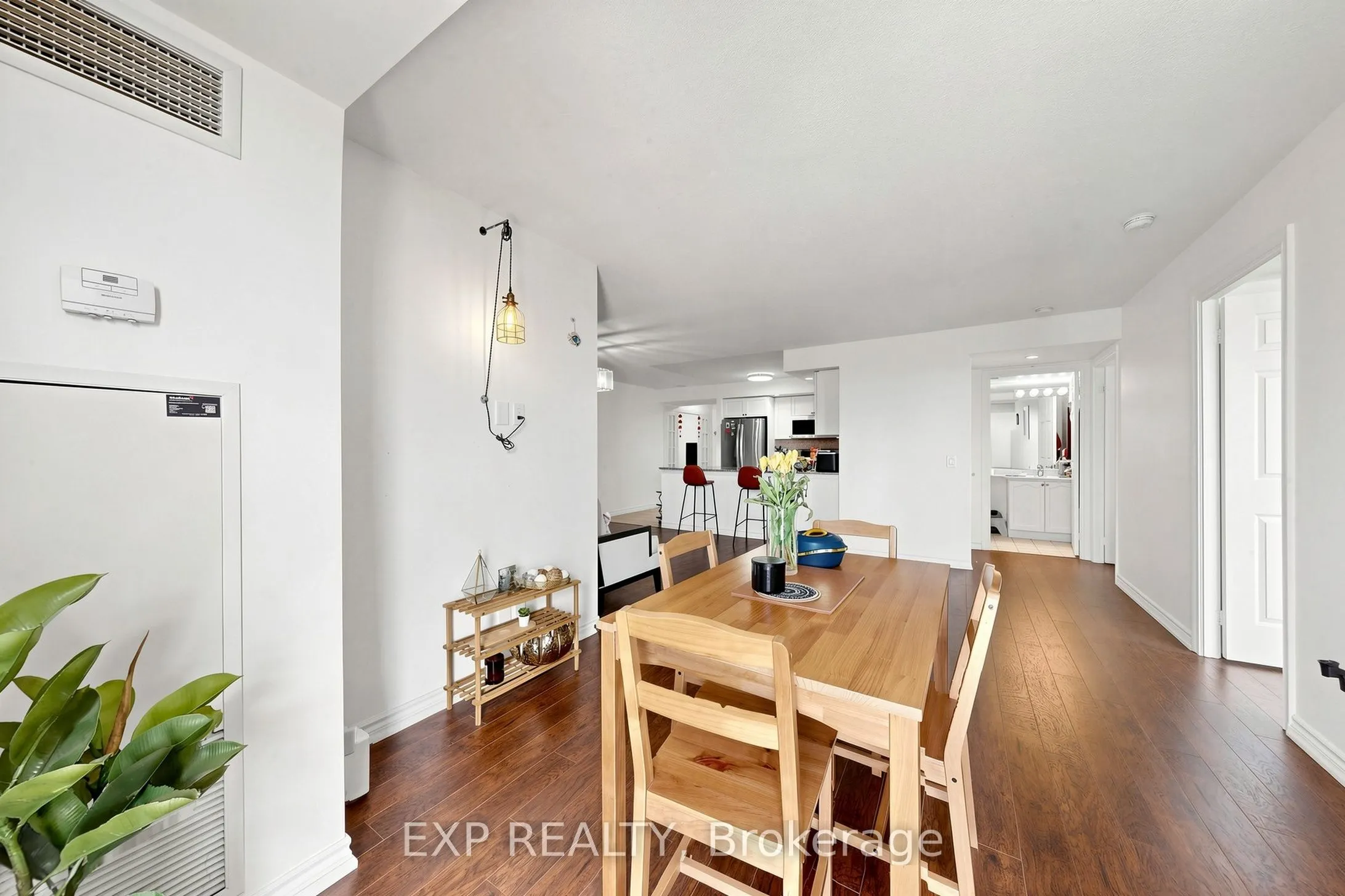 5233 Dundas Street W ##1428