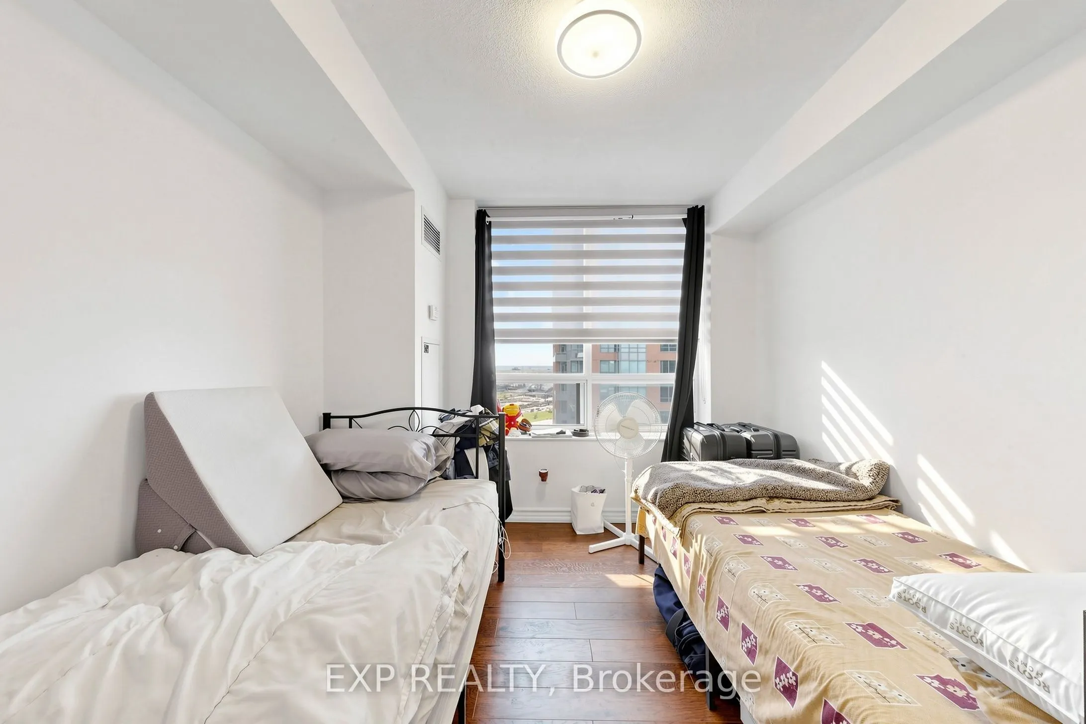 5233 Dundas Street W ##1428