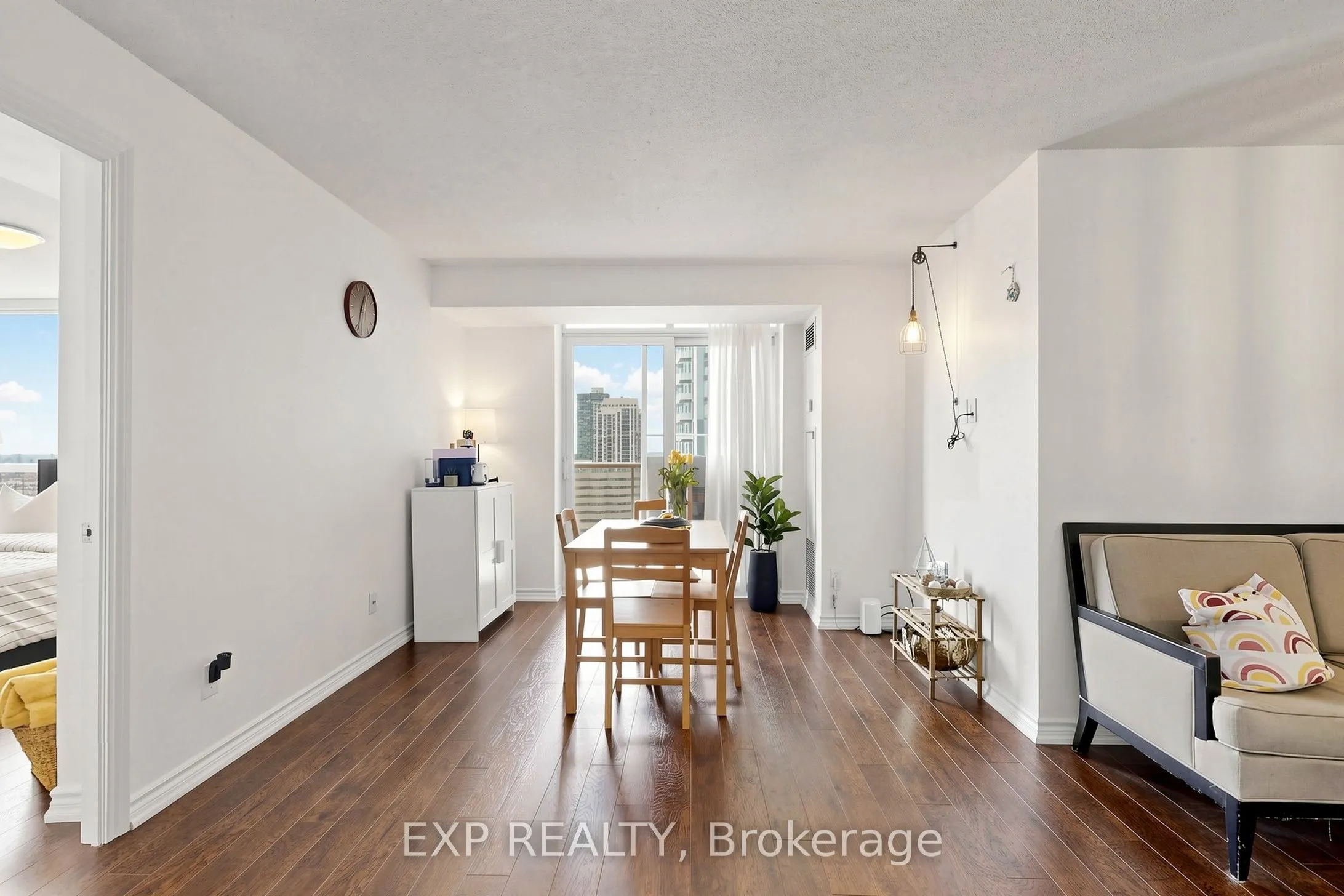 5233 Dundas Street W ##1428