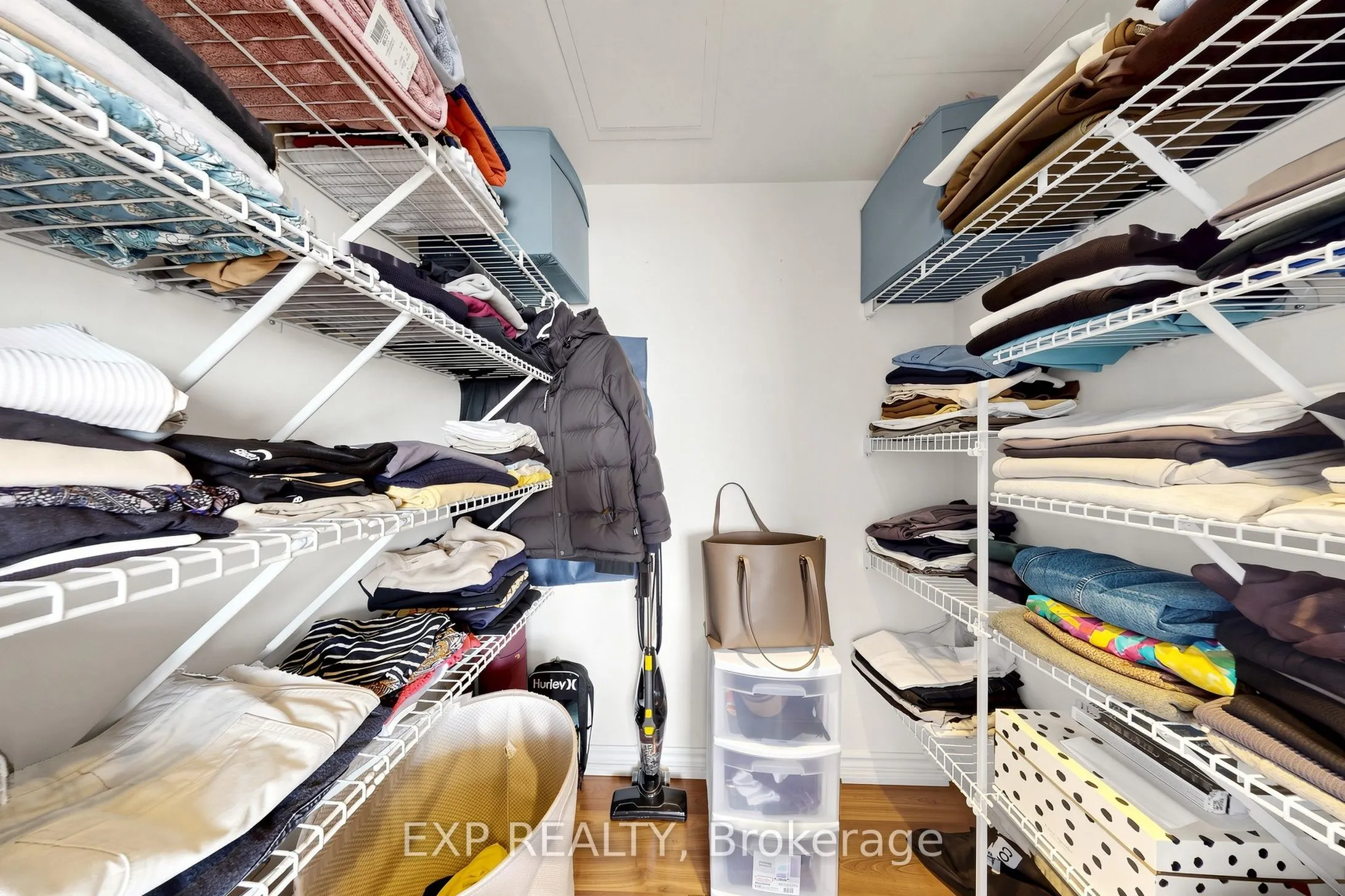 5233 Dundas Street W ##1428