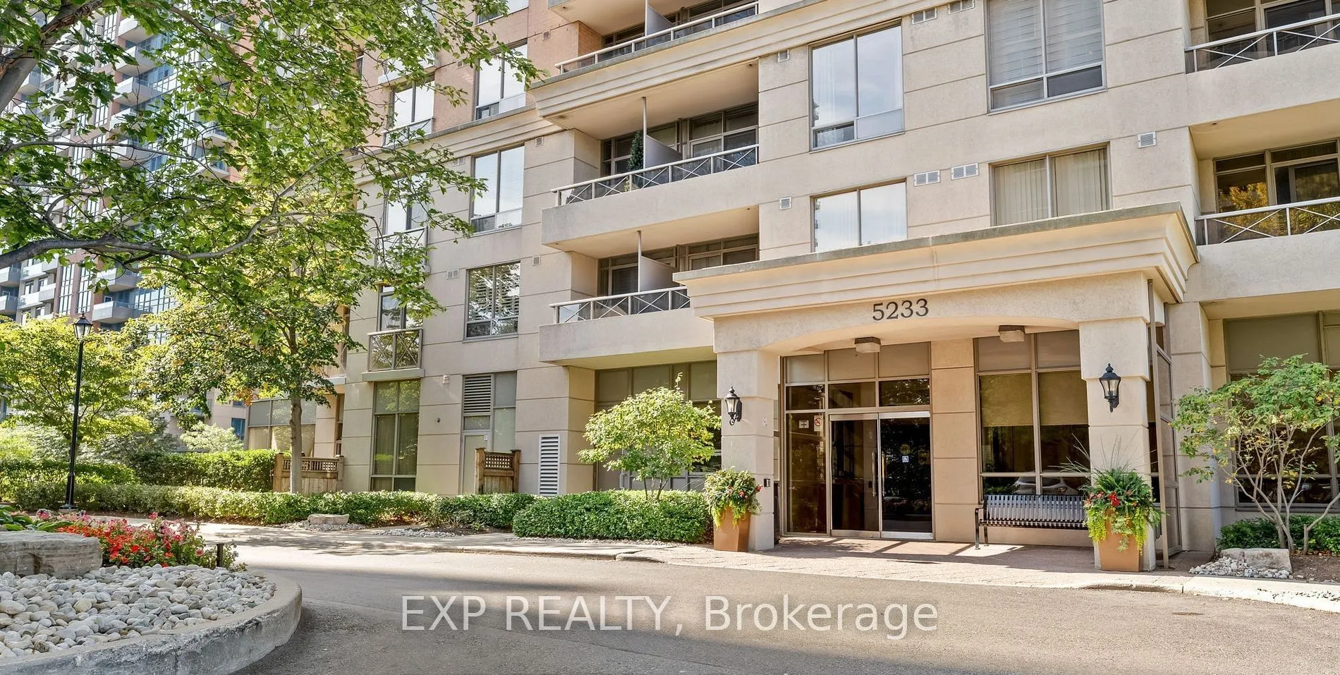 5233 Dundas Street W ##1428