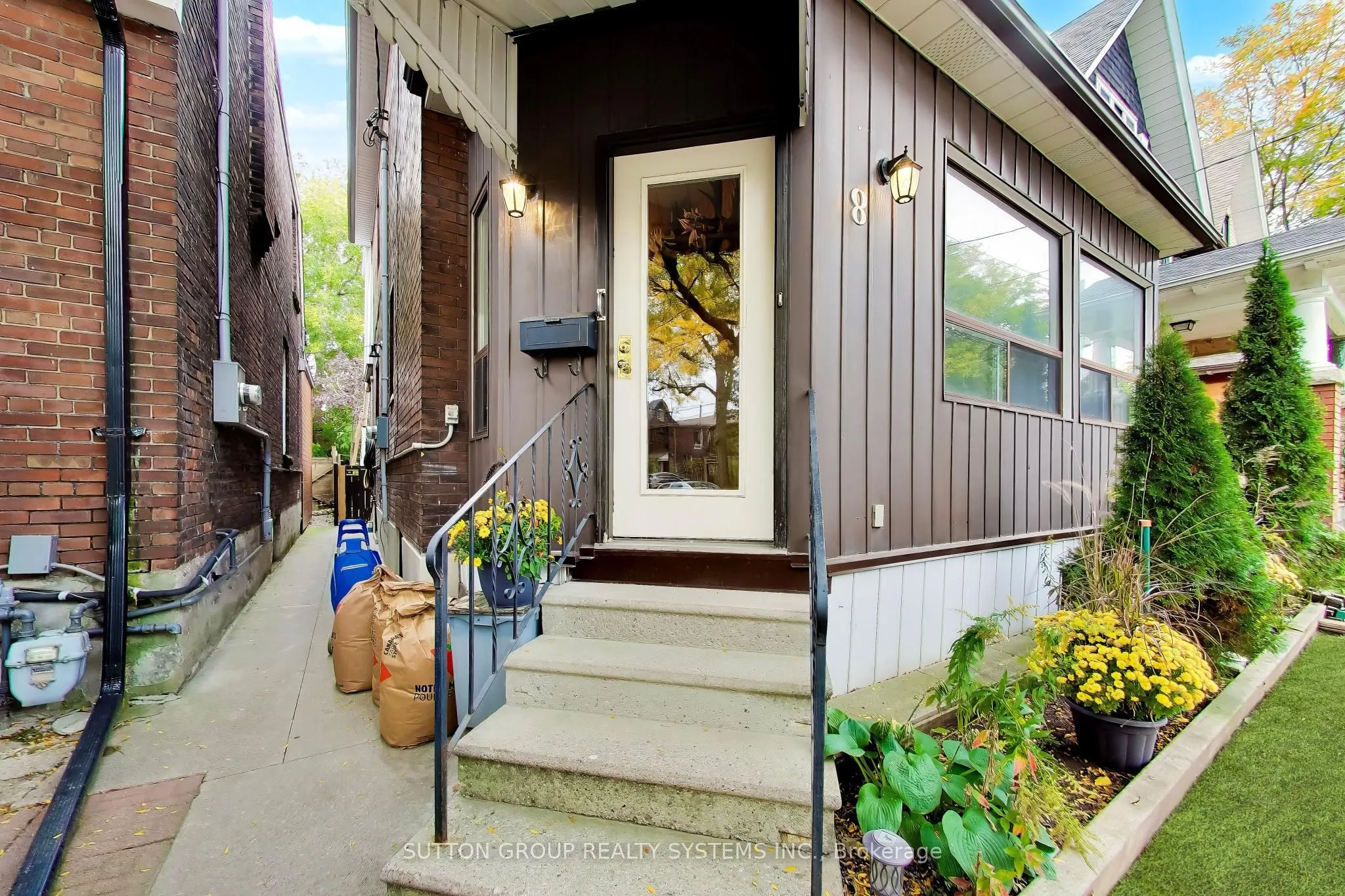 8 Alhambra Avenue