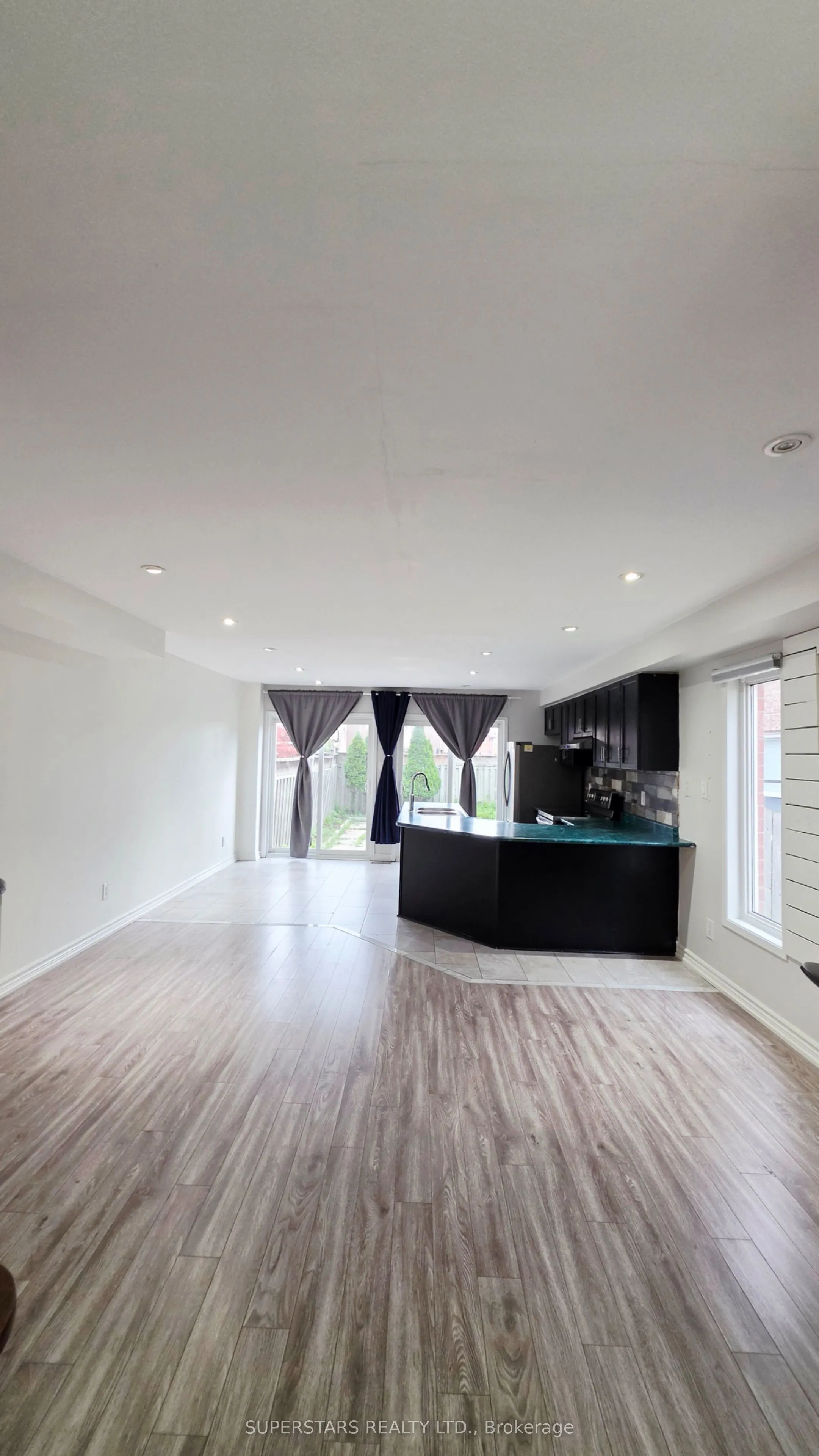 1200 Foxglove Place