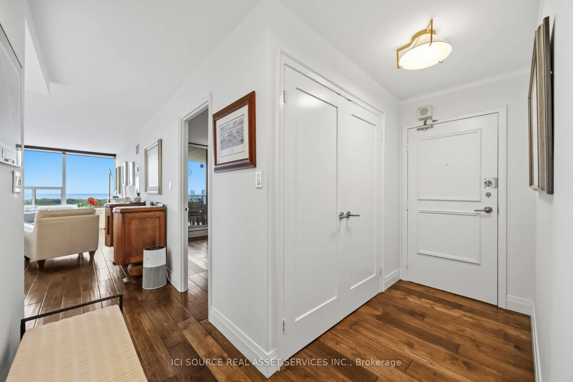50 Quebec Avenue #1601