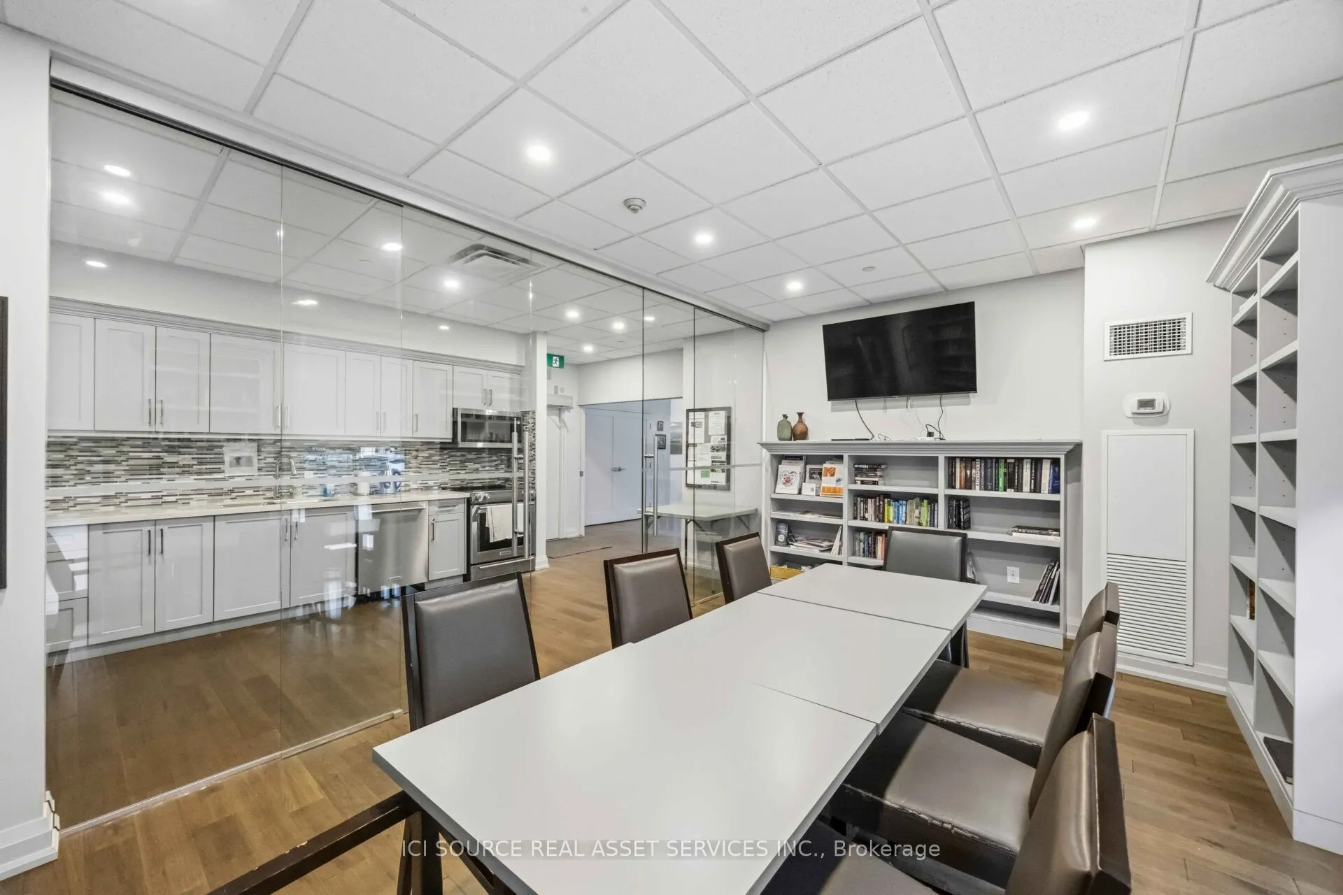 50 Quebec Avenue #1601