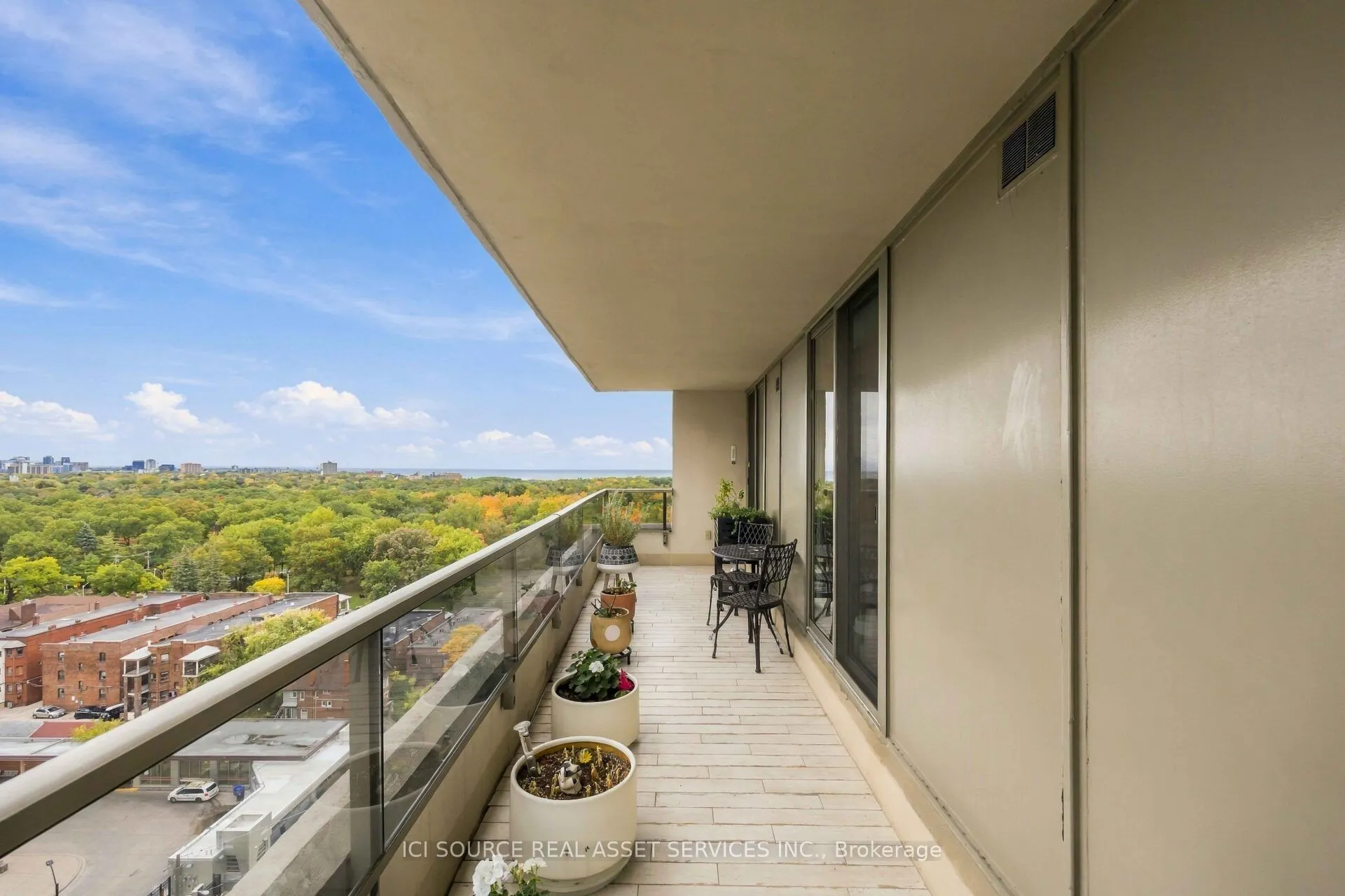 50 Quebec Avenue #1601