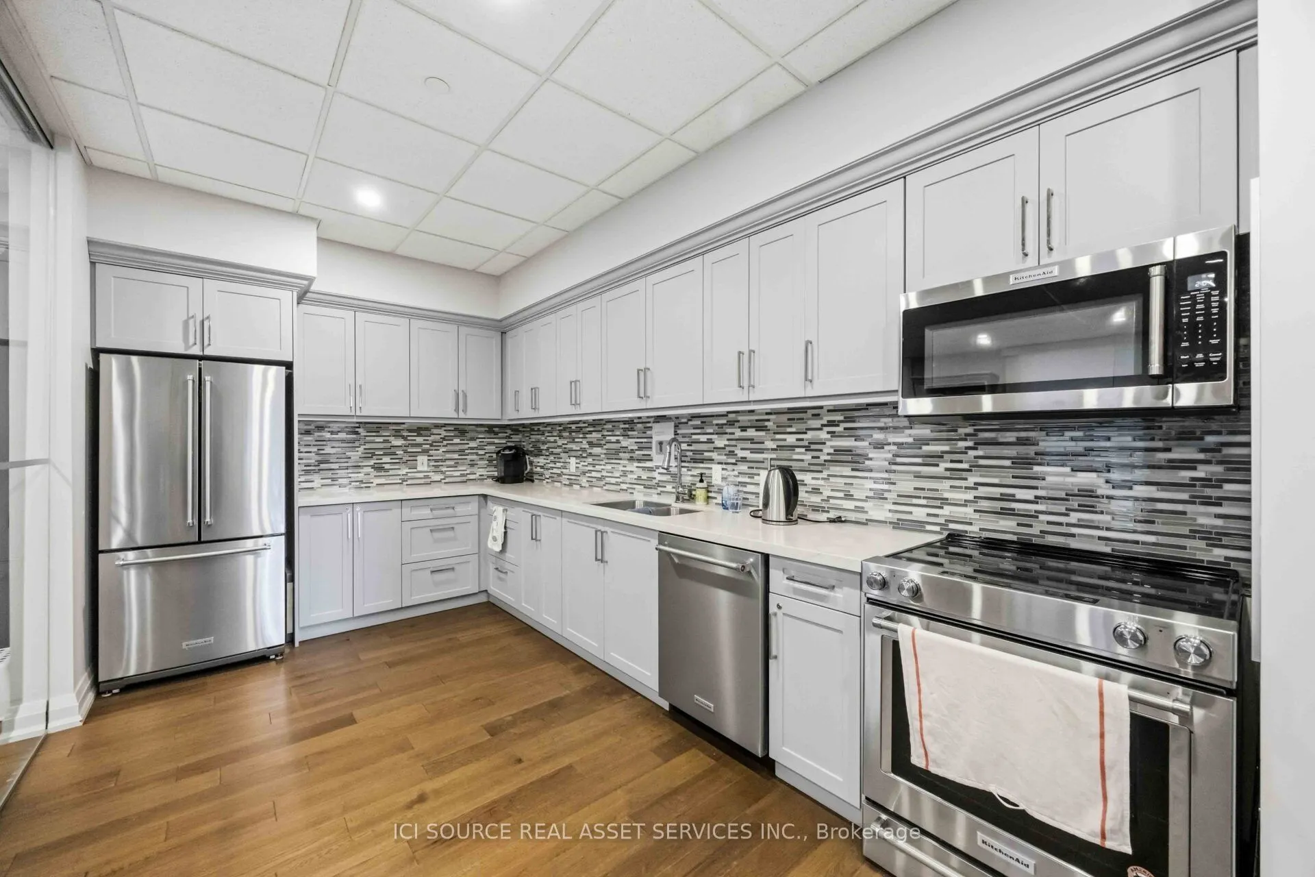 50 Quebec Avenue #1601