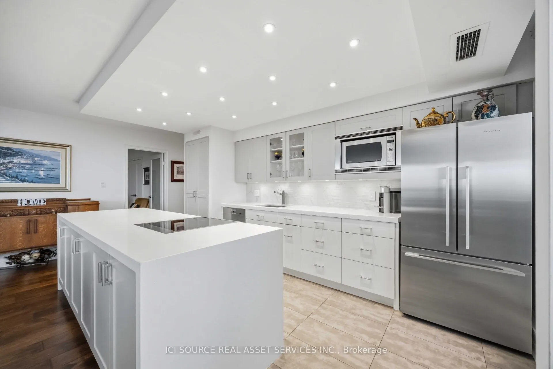 50 Quebec Avenue #1601