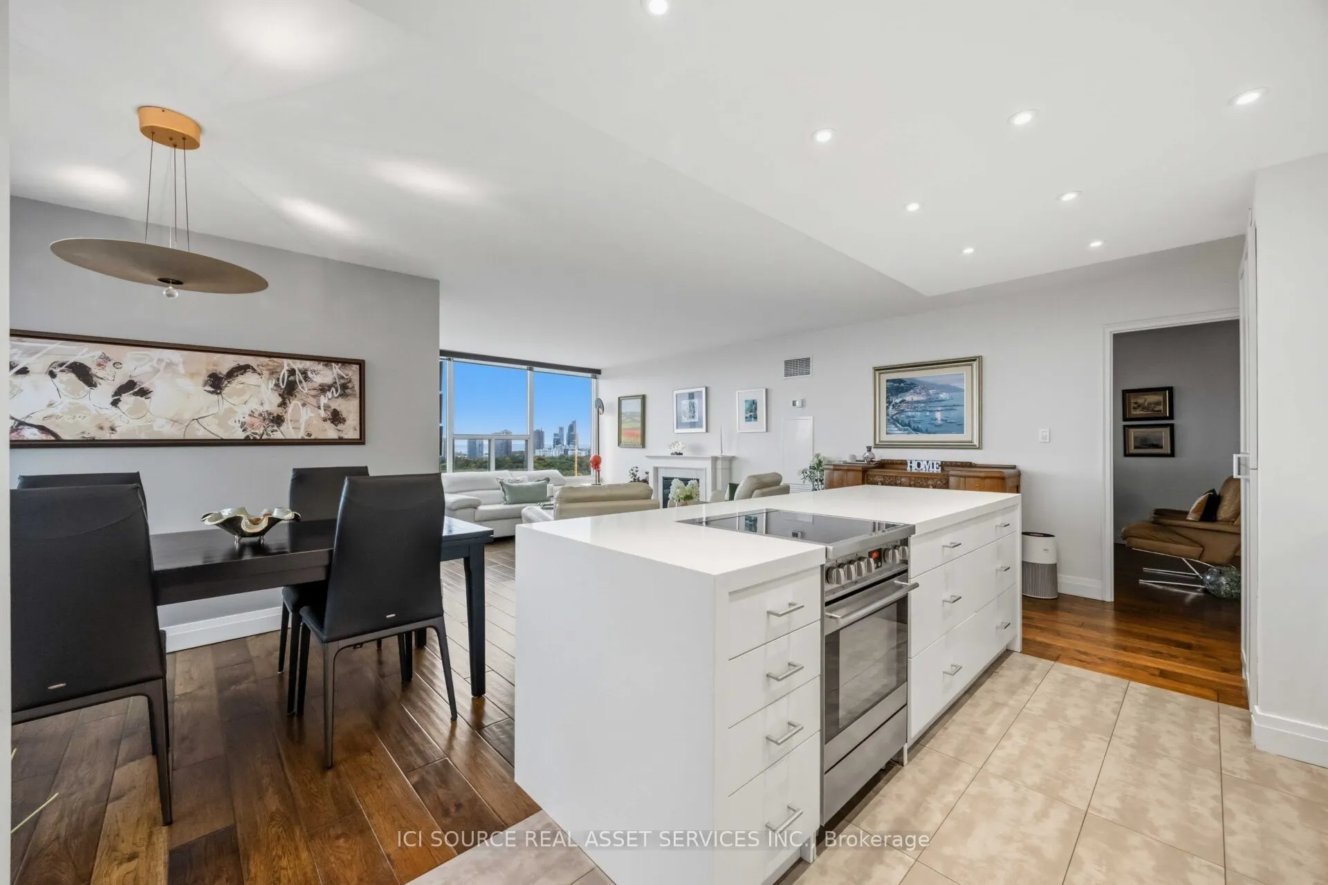 50 Quebec Avenue #1601