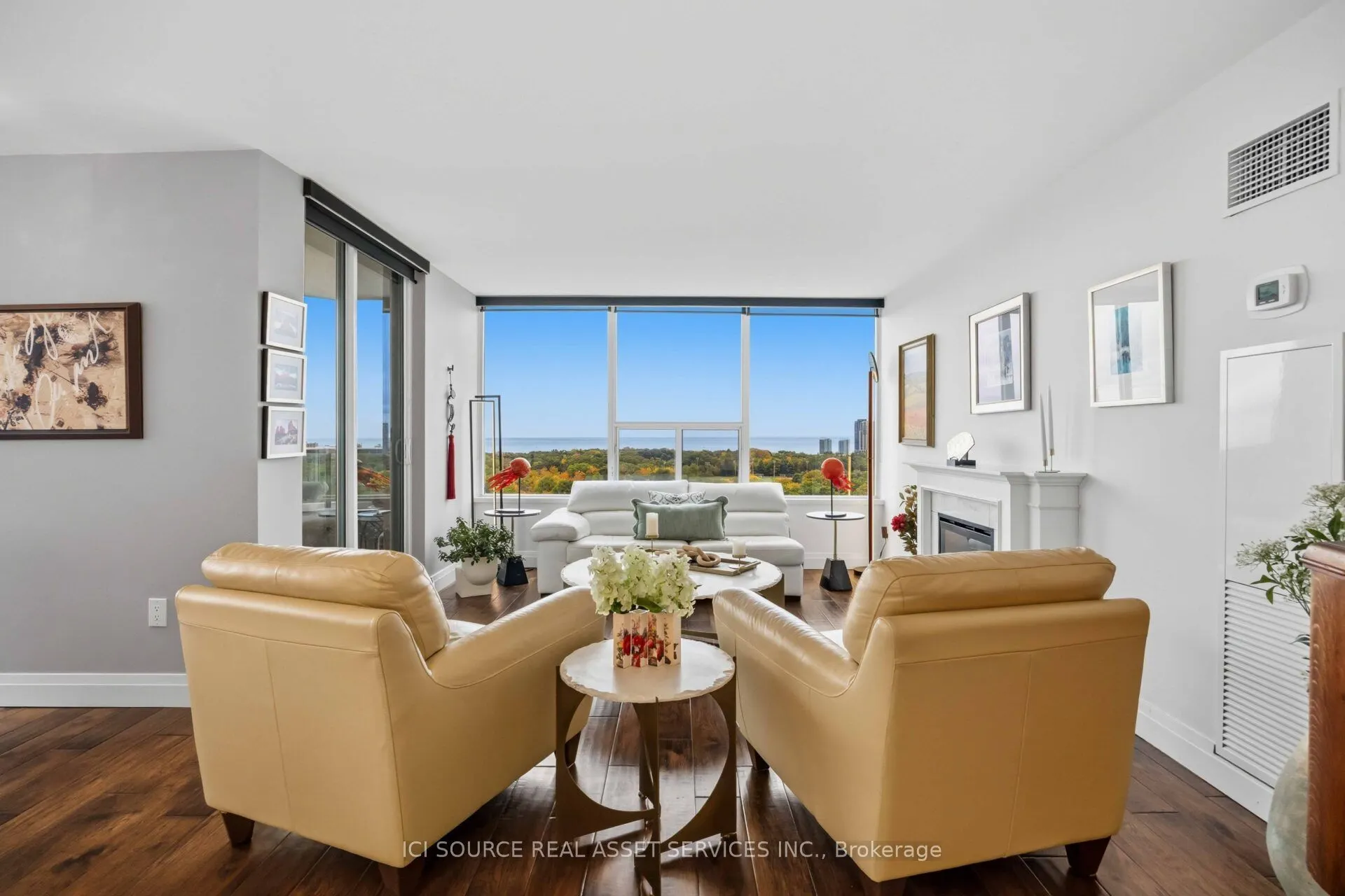 50 Quebec Avenue #1601