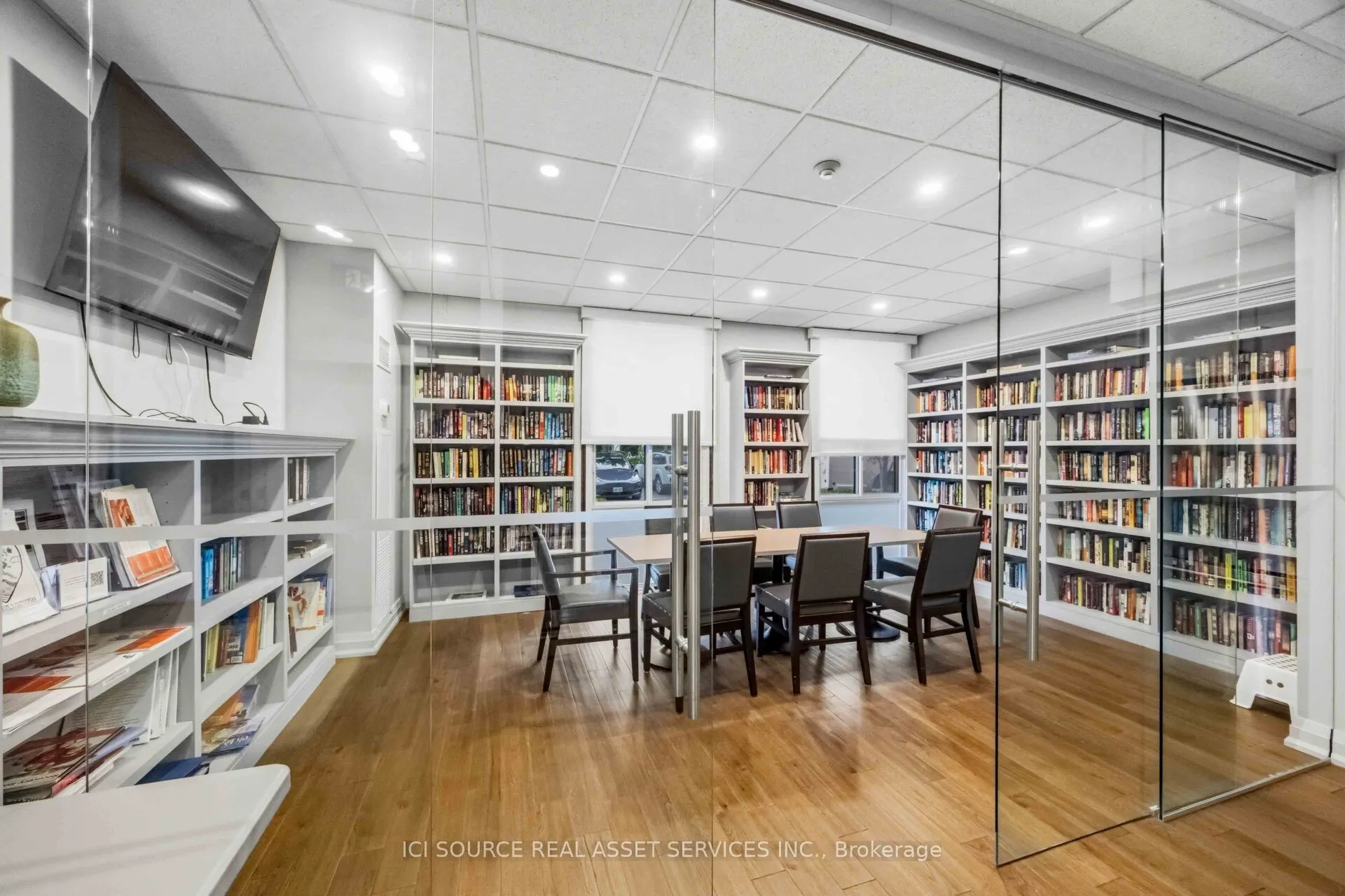 50 Quebec Avenue #1601