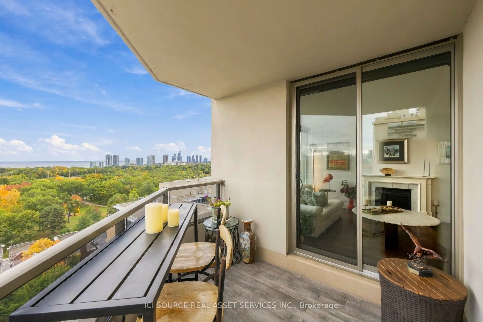 50 Quebec Avenue #1601