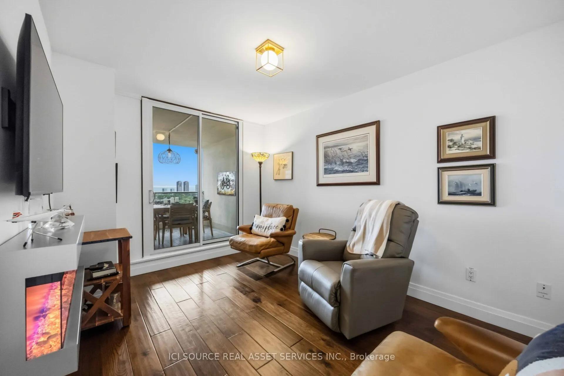 50 Quebec Avenue #1601