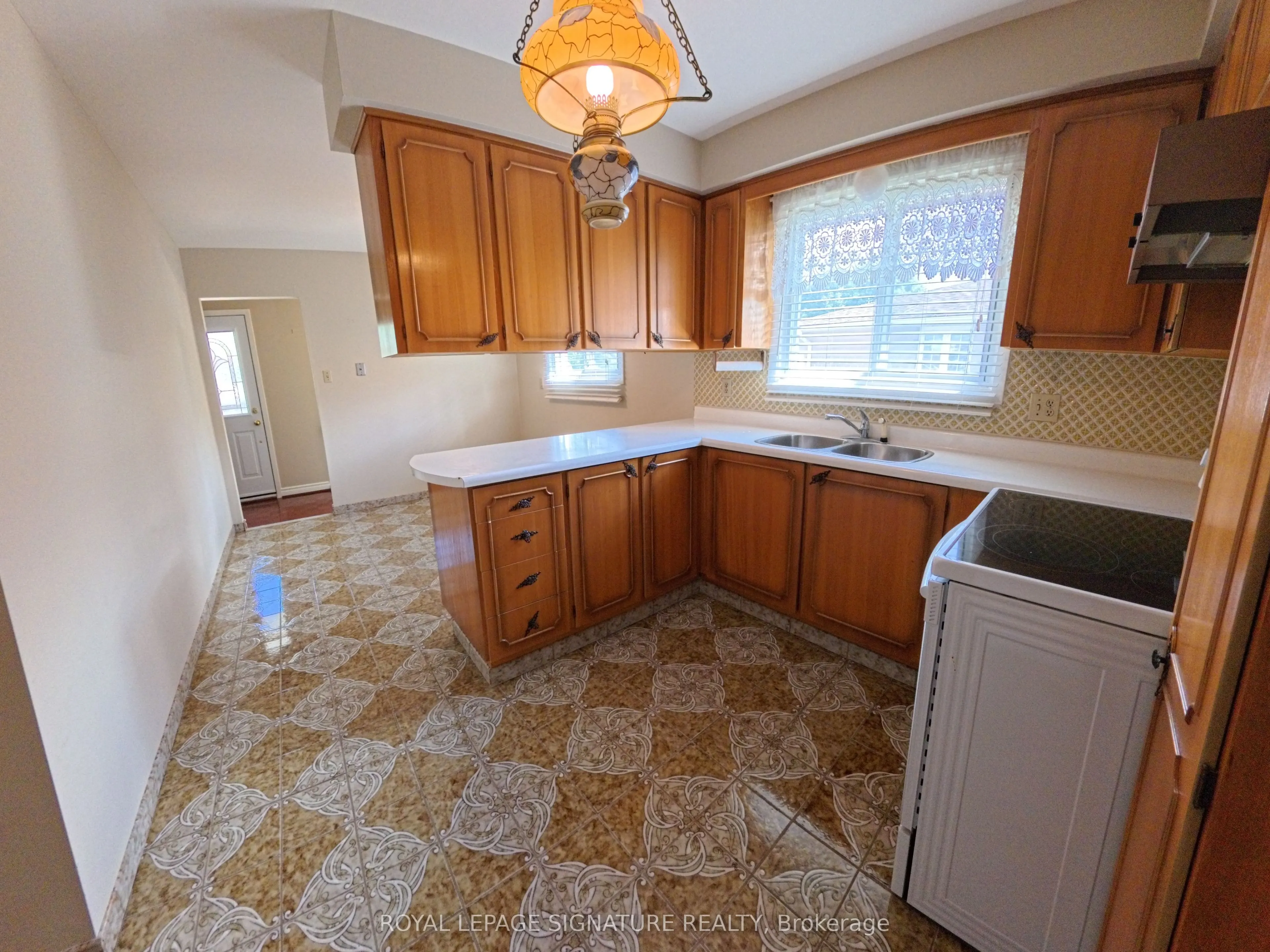 3612 Birchmeadow Crescent