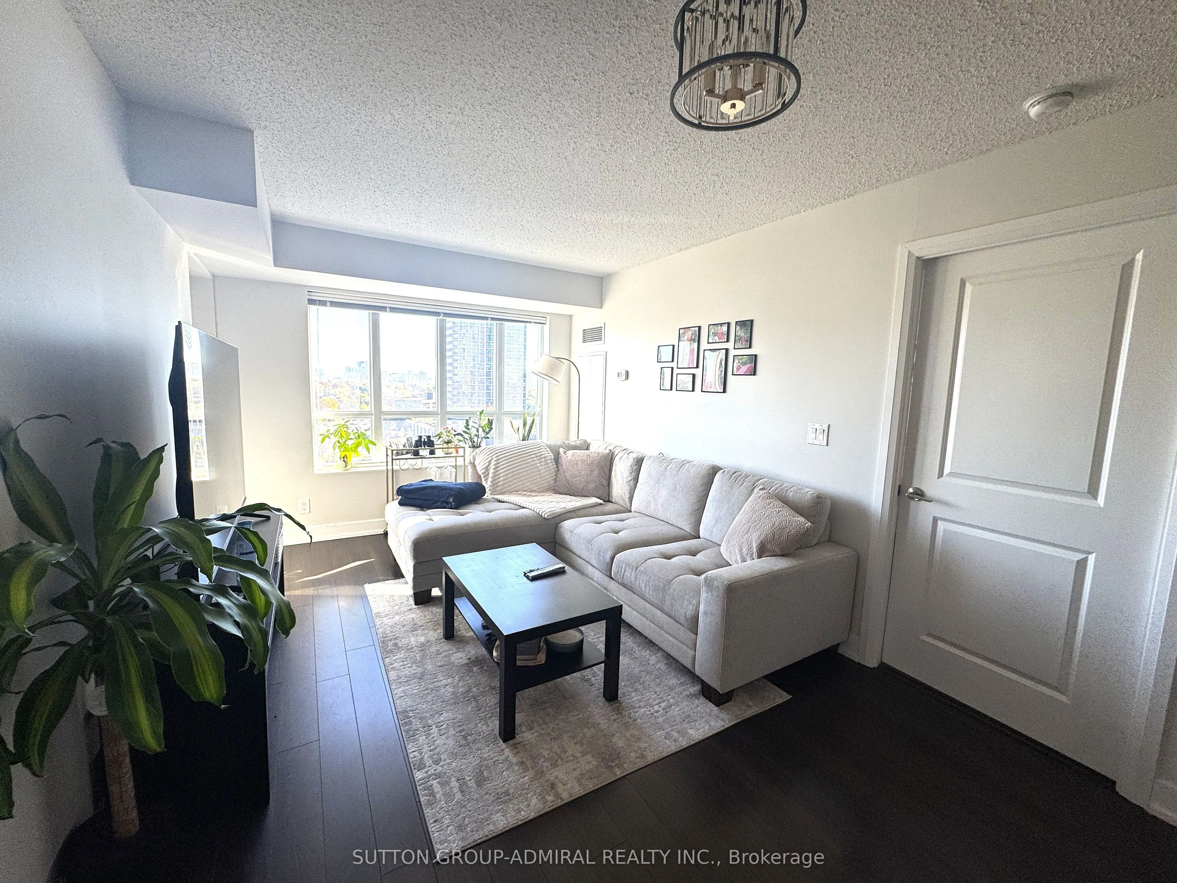 2 Eva Road E #1026