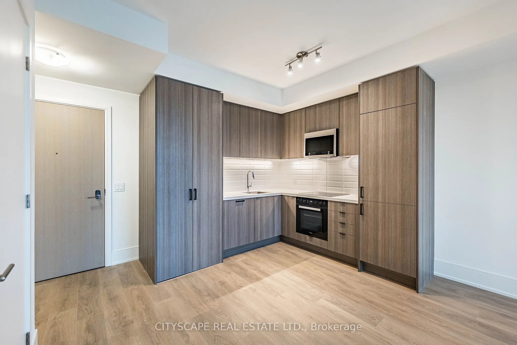 2450 Bloor Street W #316