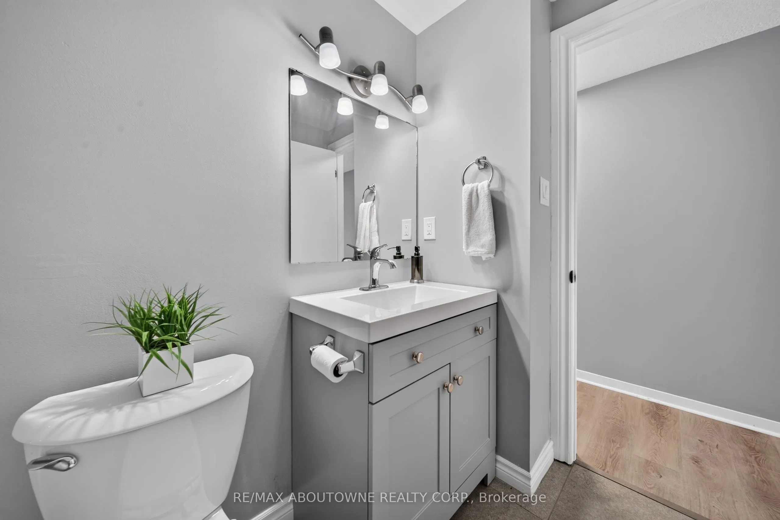 4353 Sawmill Valley Drive