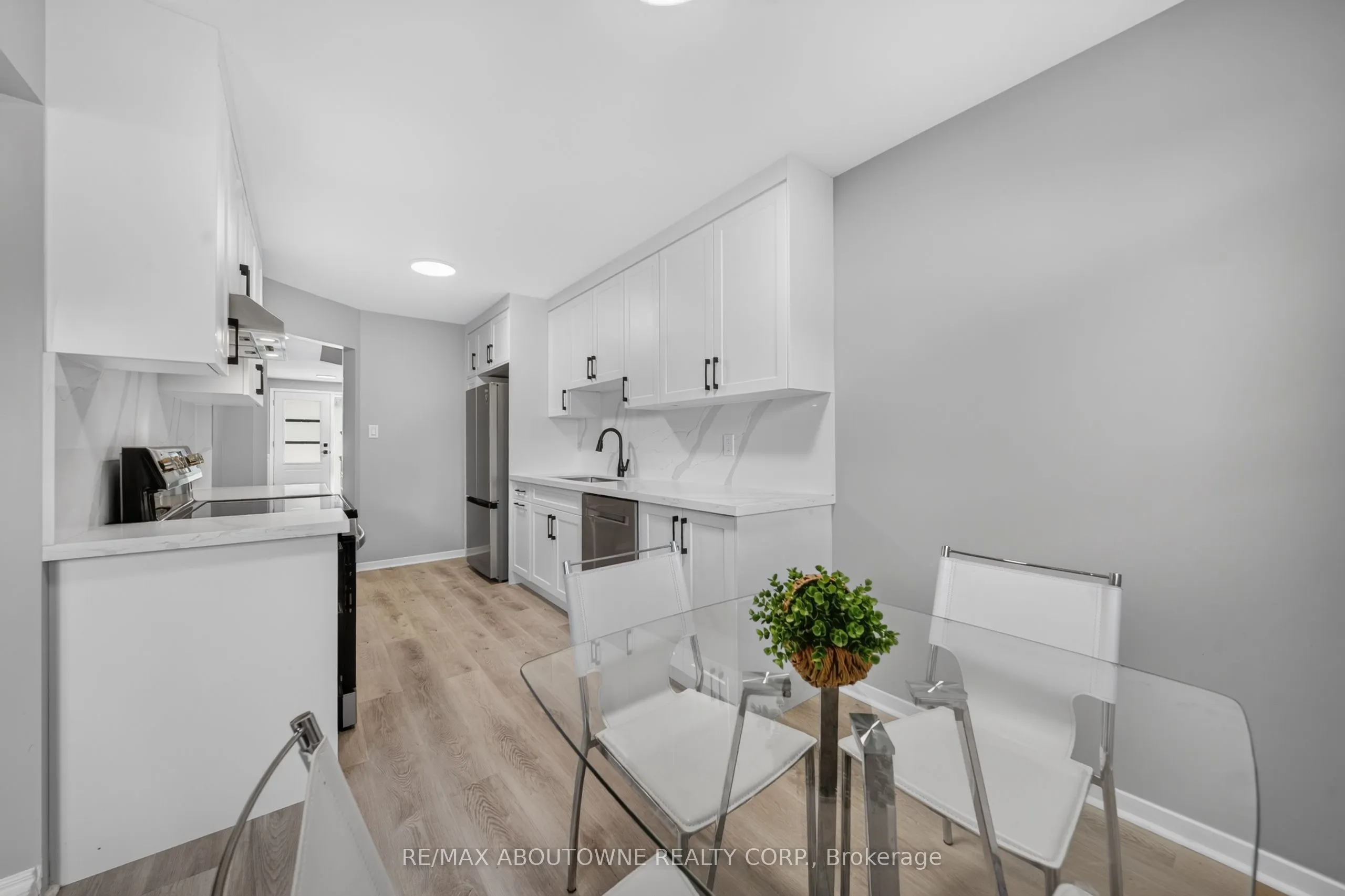 4353 Sawmill Valley Drive