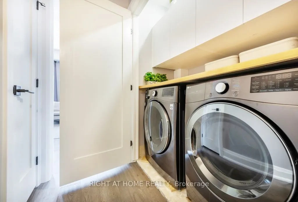 121 Lakeshore Road W #5