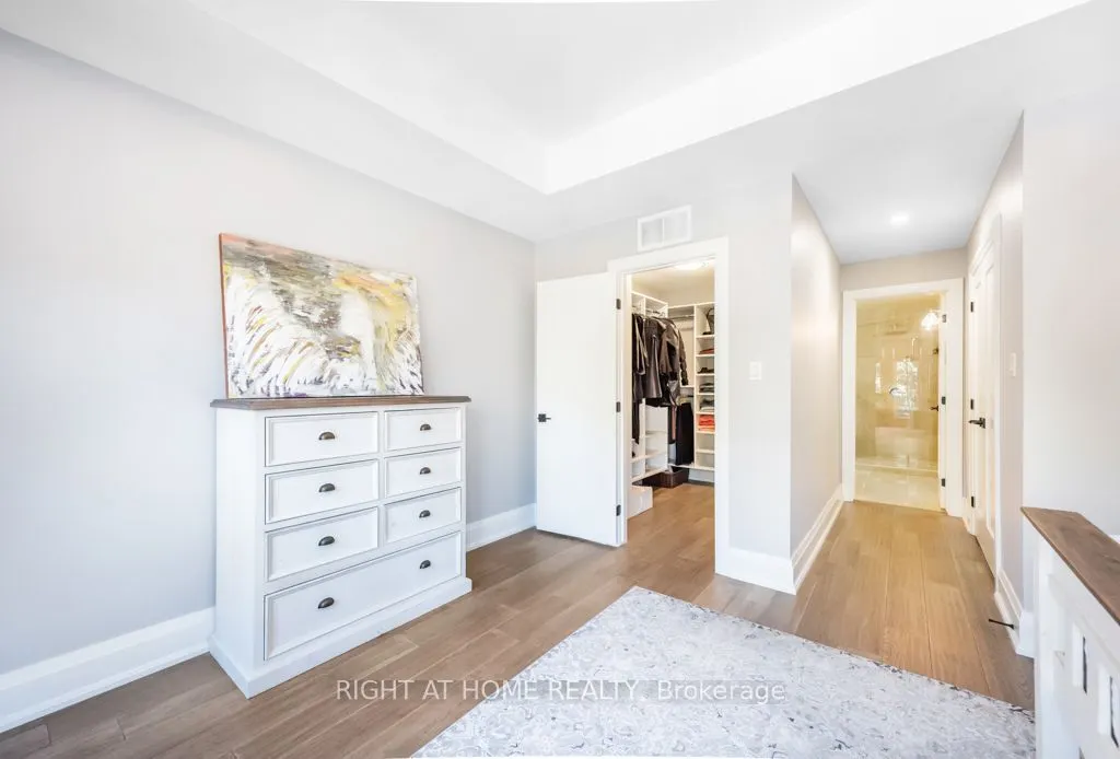 121 Lakeshore Road W #5