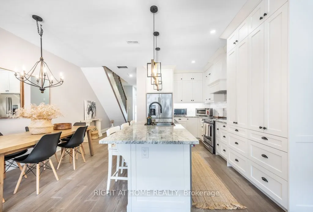121 Lakeshore Road W #5