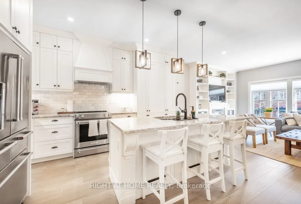 121 Lakeshore Road W #5