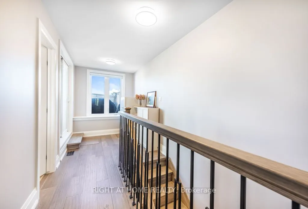 121 Lakeshore Road W #5