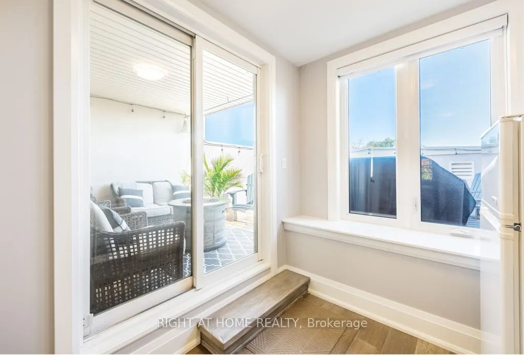 121 Lakeshore Road W #5