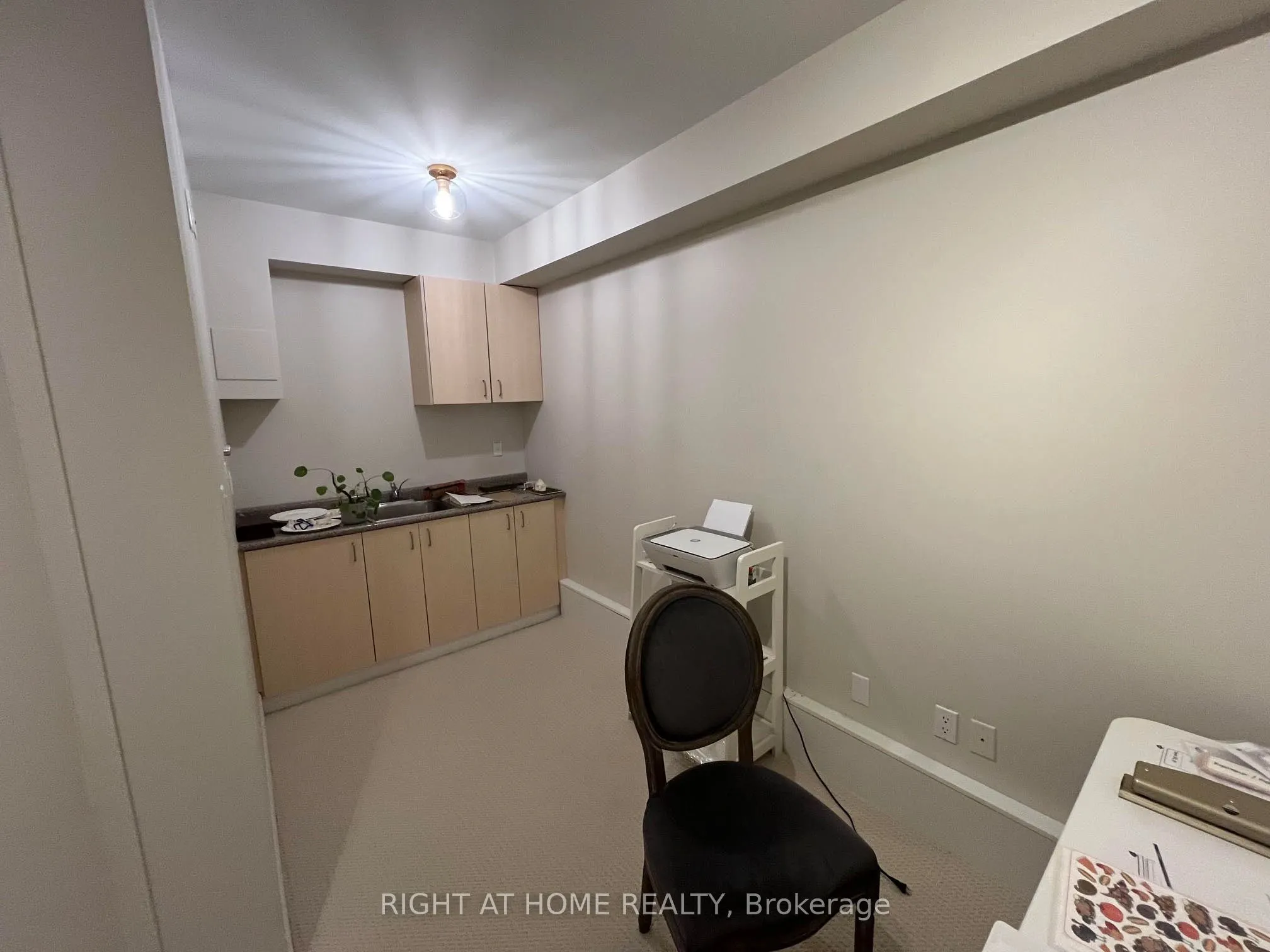 121 Lakeshore Road W #5