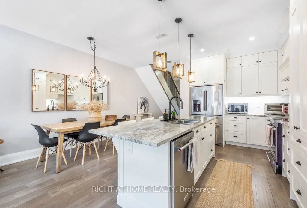 121 Lakeshore Road W #5