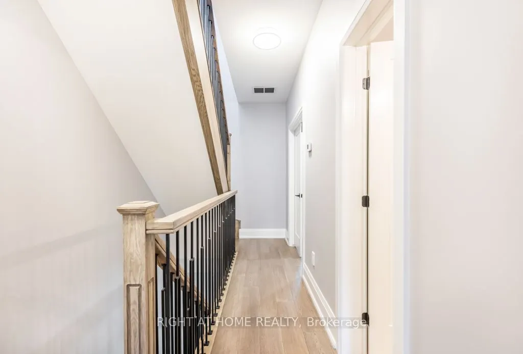 121 Lakeshore Road W #5