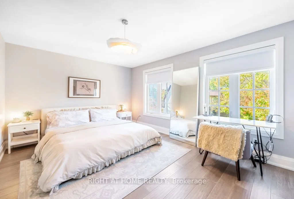 121 Lakeshore Road W #5