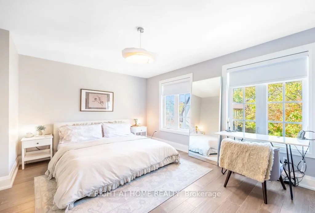 121 Lakeshore Road W #5
