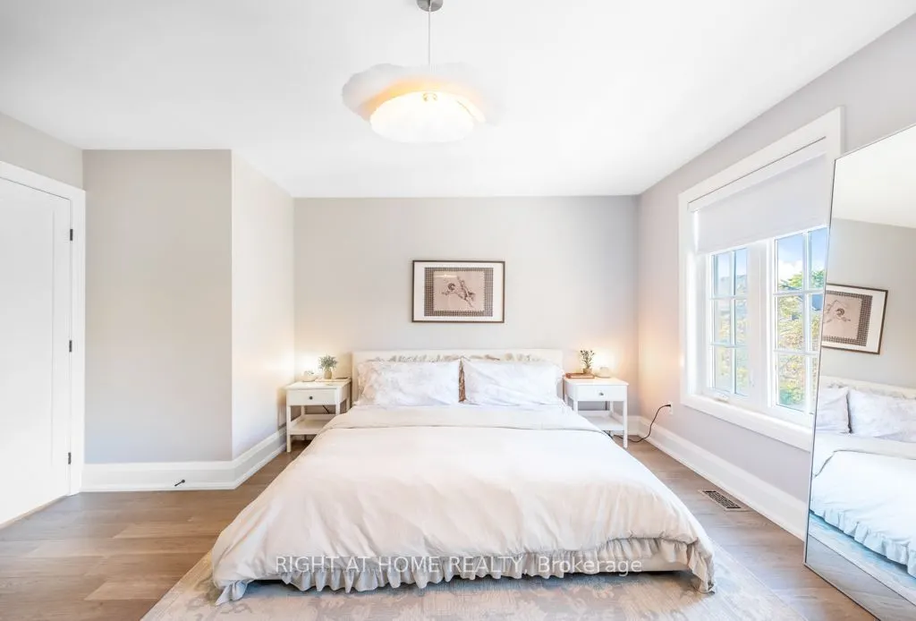 121 Lakeshore Road W #5