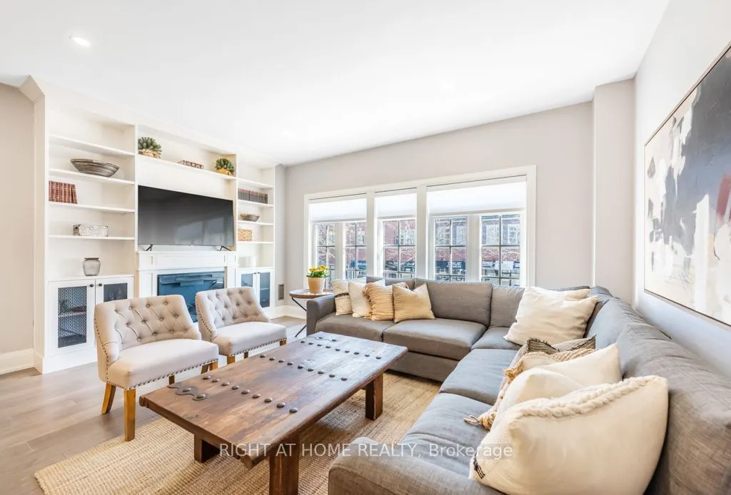 121 Lakeshore Road W #5