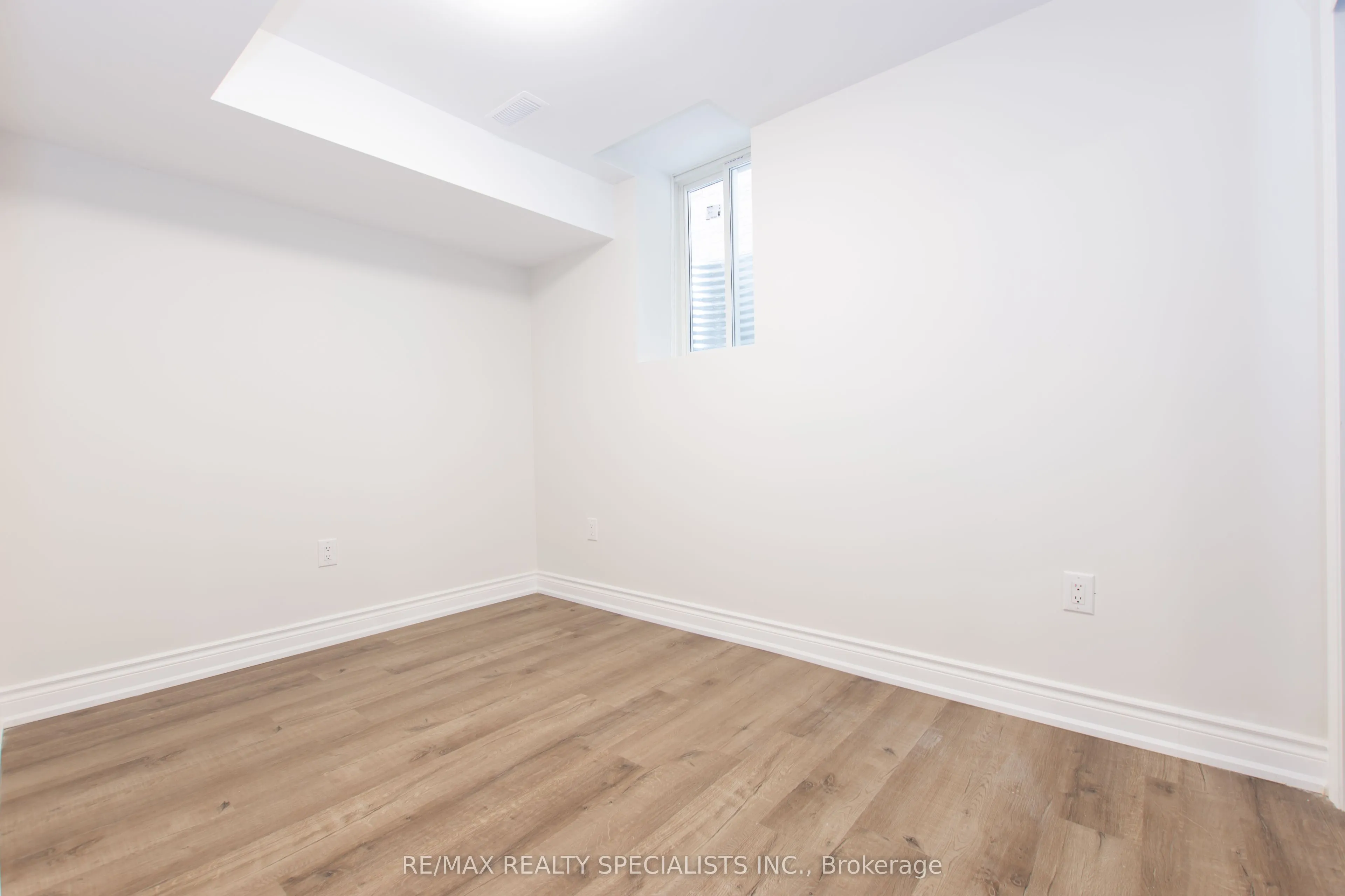 1563 Doran Crescent #Bsmt